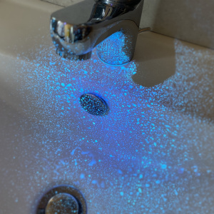 UV Marker für hygiene-kontrollen , fluoreszierend, farblos – UV BLUE SPRAY